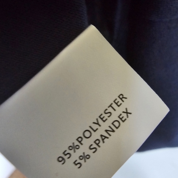 NWOT Ruffled Sleeve Top  *clearance* - Picture 4 of 5